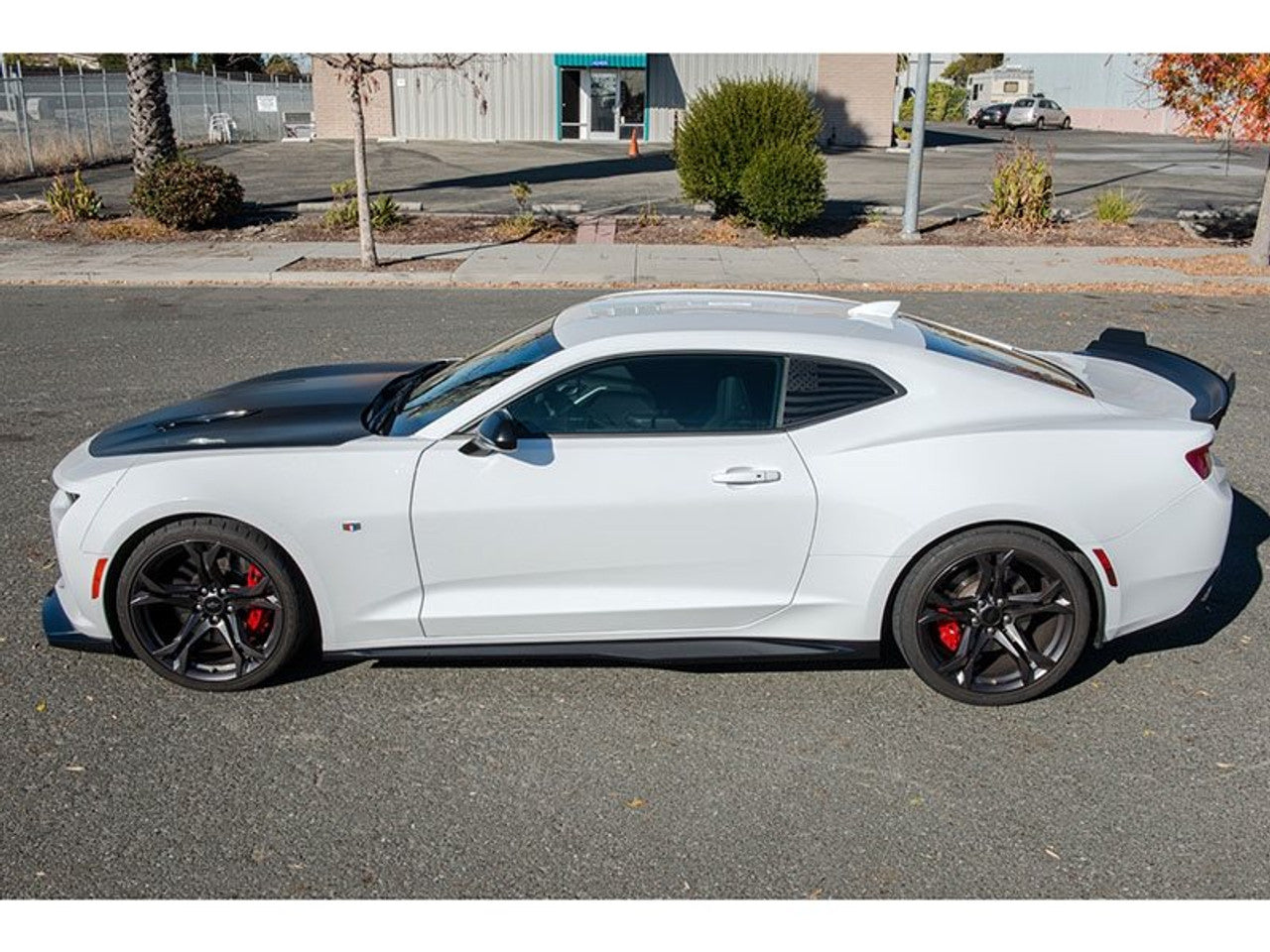 Camaro Chevrolet LT LS RS SS Models | ZL1 Style Side Skirts Rocker Panel Extension Pair Glossy Black 2016-2023 - ONECARWORLD